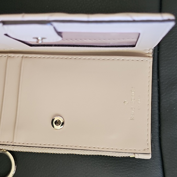 Kate Spade Briar Lane Mikey Quilted Cream Keychain Wallet - Picture 3 of 5